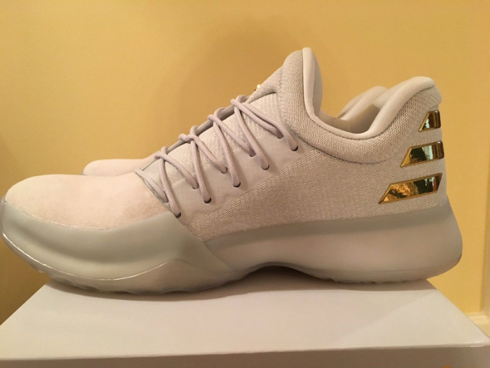 adidas,Harden Vol.1 惊现哈登 MVP 版本球鞋!Harden Vol.1 MVP 在 eBay 上售卖! adidas,Harden Vol.1 惊现哈登 MVP 版本球鞋!Harden Vol.1 MVP 在 eBay 上售卖!