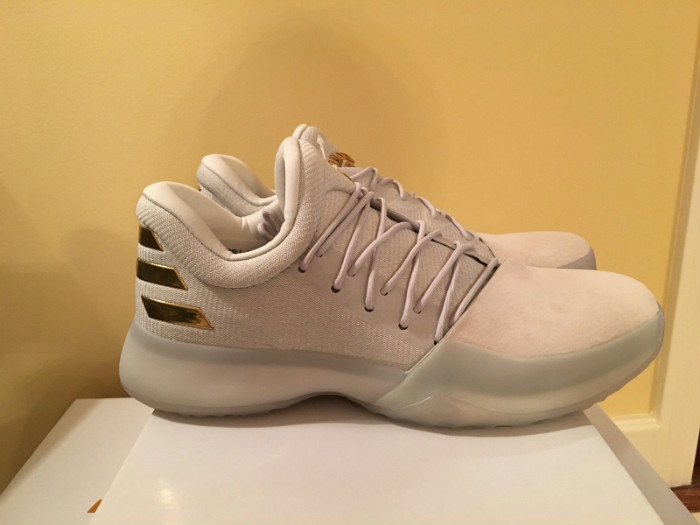 adidas,Harden Vol.1 惊现哈登 MVP 版本球鞋!Harden Vol.1 MVP 在 eBay 上售卖! adidas,Harden Vol.1 惊现哈登 MVP 版本球鞋!Harden Vol.1 MVP 在 eBay 上售卖!