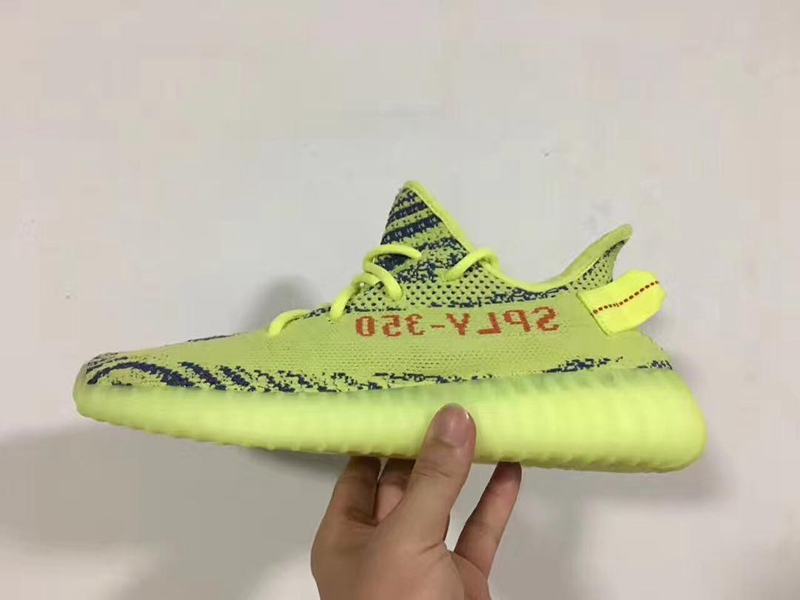 Semi Frozen,Yeezy Boost 350 V2 夜光元素注入!这款 Yeezy Boost 350 V2 可不简单! Semi Frozen,Yeezy Boost 350 V2 夜光元素注入!这款 Yeezy Boost 350 V2 可不简单!