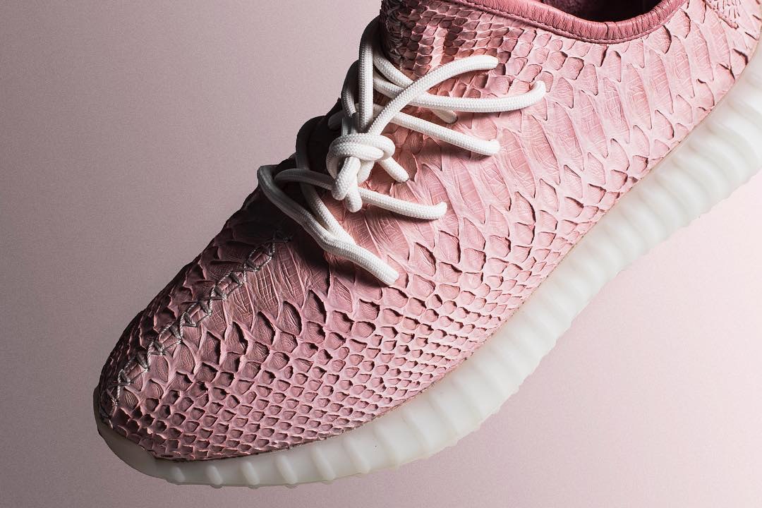 Yeezy 350 Boost V2,adidas,The 定价 00 美元!蟒蛇皮 Yeezy 350 Boost V2 定制版开放预订 Yeezy 350 Boost V2,adidas,The 定价 00 美元!蟒蛇皮 Yeezy 350 Boost V2 定制版开放预订