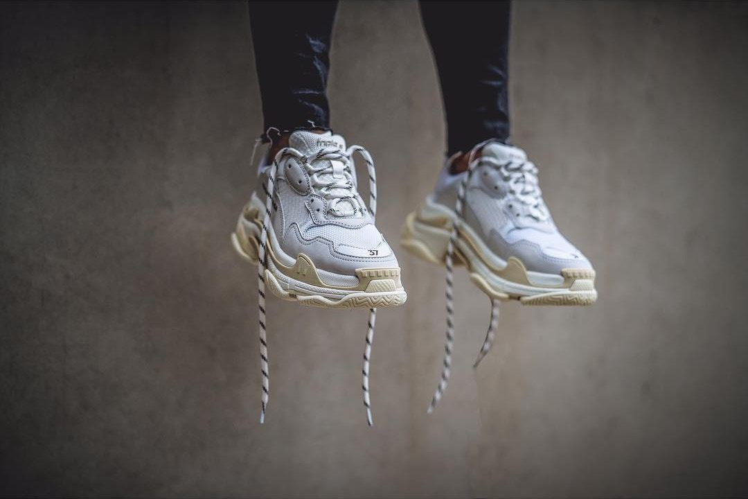 Balenciaga,Triple S 极致复古!全新 Balenciaga Triple S 上脚欣赏 Balenciaga,Triple S 极致复古!全新 Balenciaga Triple S 上脚欣赏