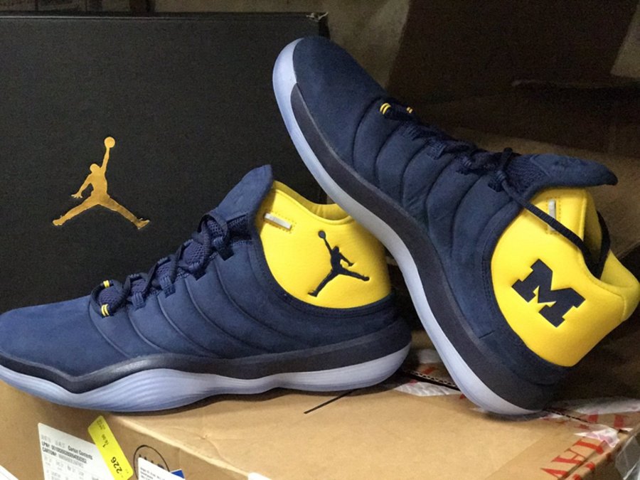 Air Jordan,Michigan 别人的学校!全系列 Air Jordan 1 - 32 密歇根 PE 实物曝光 Air Jordan,Michigan 别人的学校!全系列 Air Jordan 1 - 32 密歇根 PE 实物曝光