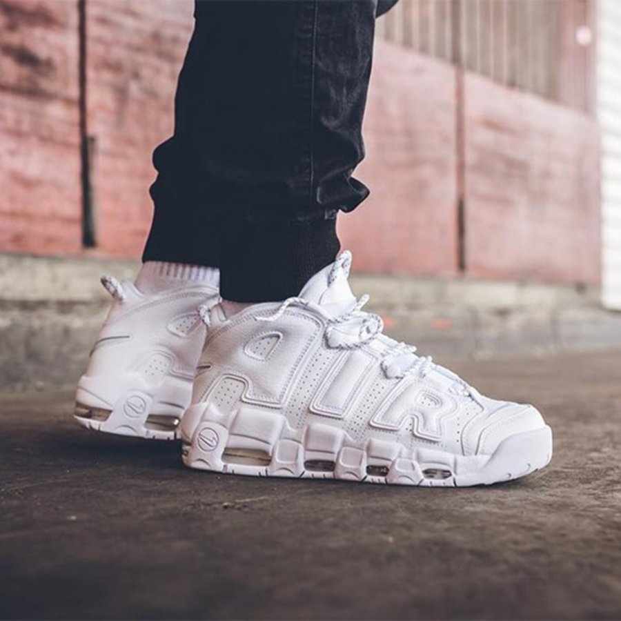 Nike,adidas 既有脚感之王,又有亮骚翘楚,这 5 双鞋现在入手实在划算! Nike,adidas 既有脚感之王,又有亮骚翘楚,这 5 双鞋现在入手实在划算!