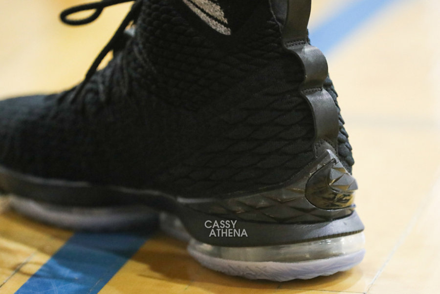 詹姆斯 LeBron 15 篮球鞋多少钱 哪里有卖