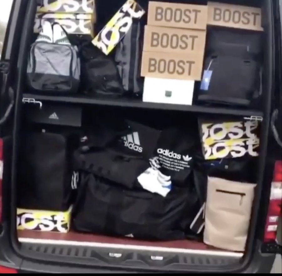 Yeezy,adidas,字母哥 一辆神秘货车停在 “字母哥” 面前... Yeezy,adidas,字母哥 一辆神秘货车停在 “字母哥” 面前...