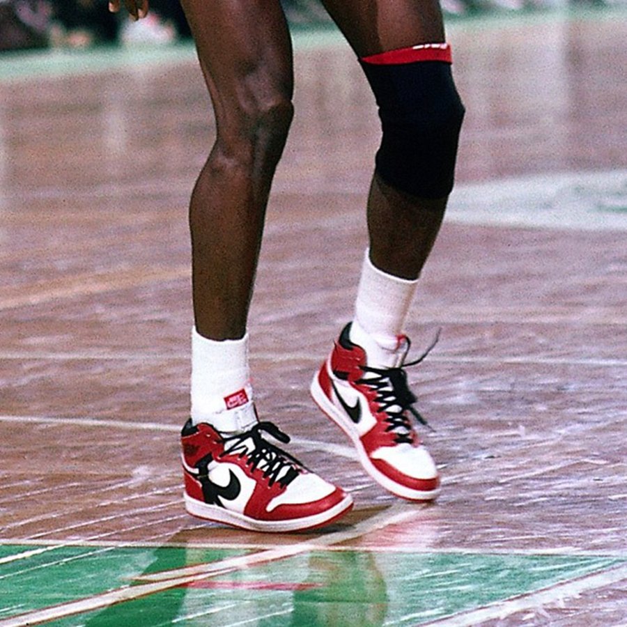 Air Jordan 1,Chicago,AJ1 现已公开拍卖!这双 MJ 曾经上脚的 AJ1 恐怕你还是第一次见 Air Jordan 1,Chicago,AJ1 现已公开拍卖!这双 MJ 曾经上脚的 AJ1 恐怕你还是第一次见