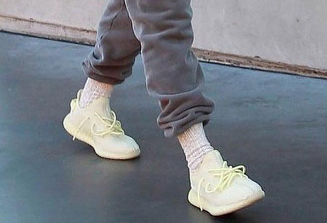Yeezy 350 Boost V2,Yeezy 侃爷上脚曝光全新配色 Yeezy 350 Boost V2 Yeezy 350 Boost V2,Yeezy 侃爷上脚曝光全新配色 Yeezy 350 Boost V2