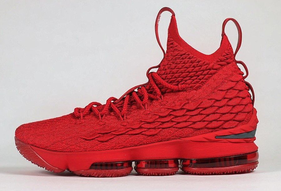 Nike,LeBron 15 俄亥俄大学专属配色!全新 LeBron 15 PE 实物欣赏 Nike,LeBron 15 俄亥俄大学专属配色!全新 LeBron 15 PE 实物欣赏