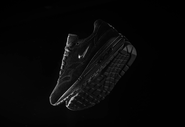 918354-005,Nike,Air Max 1,SC J 复古迷你勾!黑魂配色 Air Max 1 SC Jewel 现已正式发售 918354-005,Nike,Air Max 1,SC J 复古迷你勾!黑魂配色 Air Max 1 SC Jewel 现已正式发售