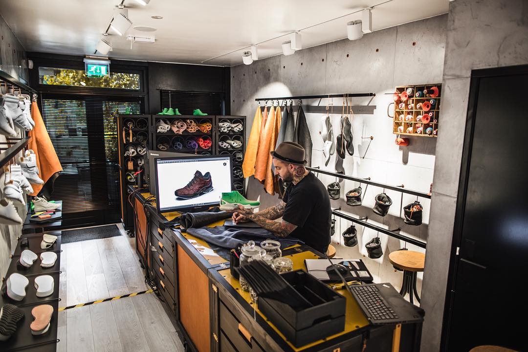 球鞋定制,Nike,adidas,Air Jordan,AJ 明星最青睐的天价鞋!这些艺术品般的球鞋你都舍不得穿! 球鞋定制,Nike,adidas,Air Jordan,AJ 明星最青睐的天价鞋!这些艺术品般的球鞋你都舍不得穿!