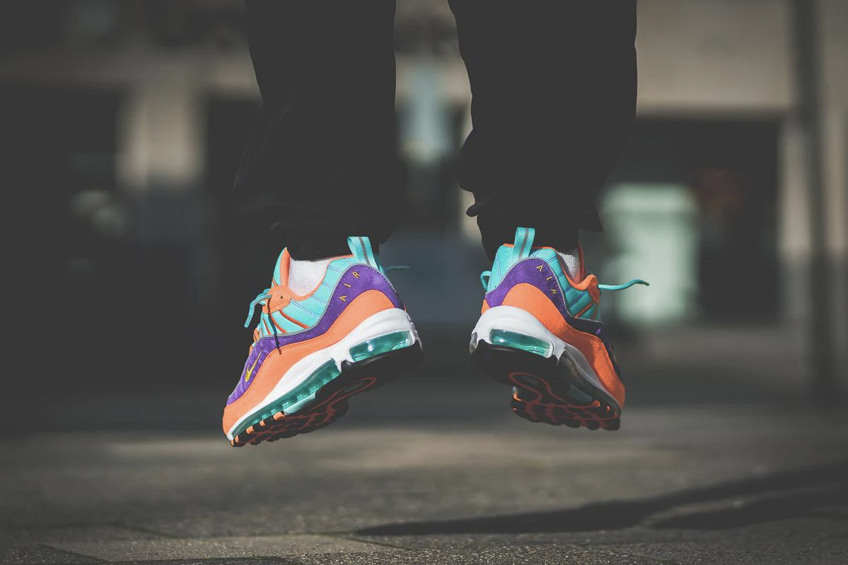 924462-800,Air Max 98,Nike 924462-800 个性鲜明的上脚效果!这双 Air Max 98 将于后天发售 924462-800,Air Max 98,Nike 924462-800 个性鲜明的上脚效果!这双 Air Max 98 将于后天发售