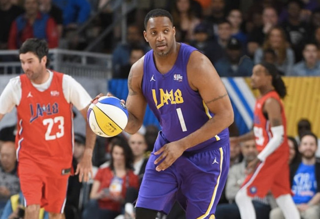 T-Mac 3,adidas 麦迪再度演绎 T-Mac 3 的鸳鸯穿法!不过这次不是蓝红搭配 T-Mac 3,adidas 麦迪再度演绎 T-Mac 3 的鸳鸯穿法!不过这次不是蓝红搭配