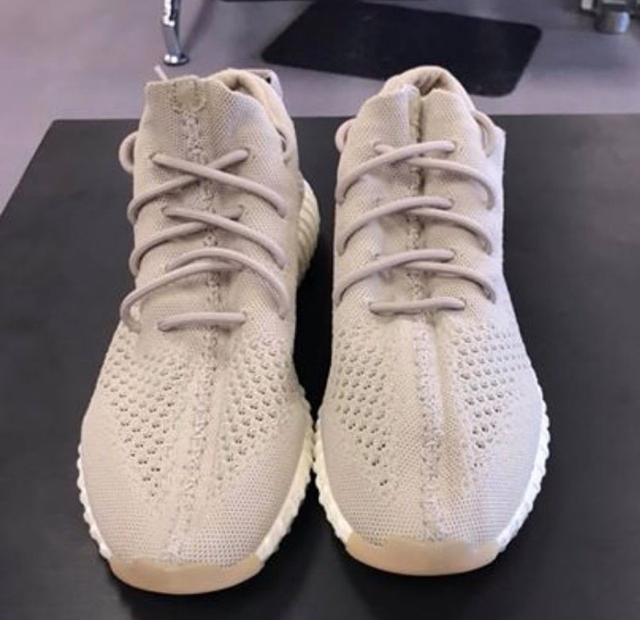 adidas,Yeezy Boost 350 Yeezy Boost 350 Sample 样品曝光!颜值真的不敢恭维! adidas,Yeezy Boost 350 Yeezy Boost 350 Sample 样品曝光!颜值真的不敢恭维!