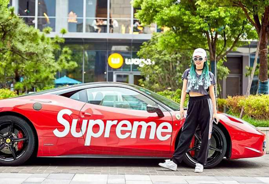 Supreme,KITH,Champion,UNDEFEAT Supreme 要与法拉利联名?!侃爷居然在狗仔身上学营销? Supreme,KITH,Champion,UNDEFEAT Supreme 要与法拉利联名?!侃爷居然在狗仔身上学营销?