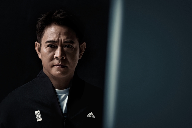 adidas 风格极简且又刚劲有力!adidas 全新武极系列服饰正式发售! adidas 风格极简且又刚劲有力!adidas 全新武极系列服饰正式发售!