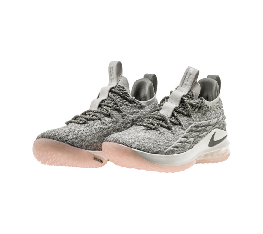 LeBron 15 Low,Nike,LBJ15 前 Zoom 后 Air Max!LeBron 15 Low 首款配色月底发售 LeBron 15 Low,Nike,LBJ15 前 Zoom 后 Air Max!LeBron 15 Low 首款配色月底发售