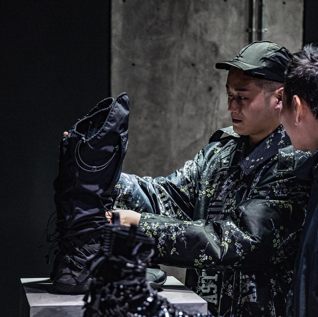 OFF-WHITE,Zoom Fly,NASA,Suits 在 OFF-WHITE 联名上 “动手脚”!NASA 太空主题定制球鞋欣赏 OFF-WHITE,Zoom Fly,NASA,Suits 在 OFF-WHITE 联名上 “动手脚”!NASA 太空主题定制球鞋欣赏