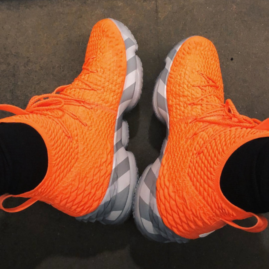 Nike,LeBron 15,LBJ15,AR5125-80 詹皇上脚近赏!LeBron 15 “Orange Box” 橙色鞋盒配色 Nike,LeBron 15,LBJ15,AR5125-80 詹皇上脚近赏!LeBron 15 “Orange Box” 橙色鞋盒配色