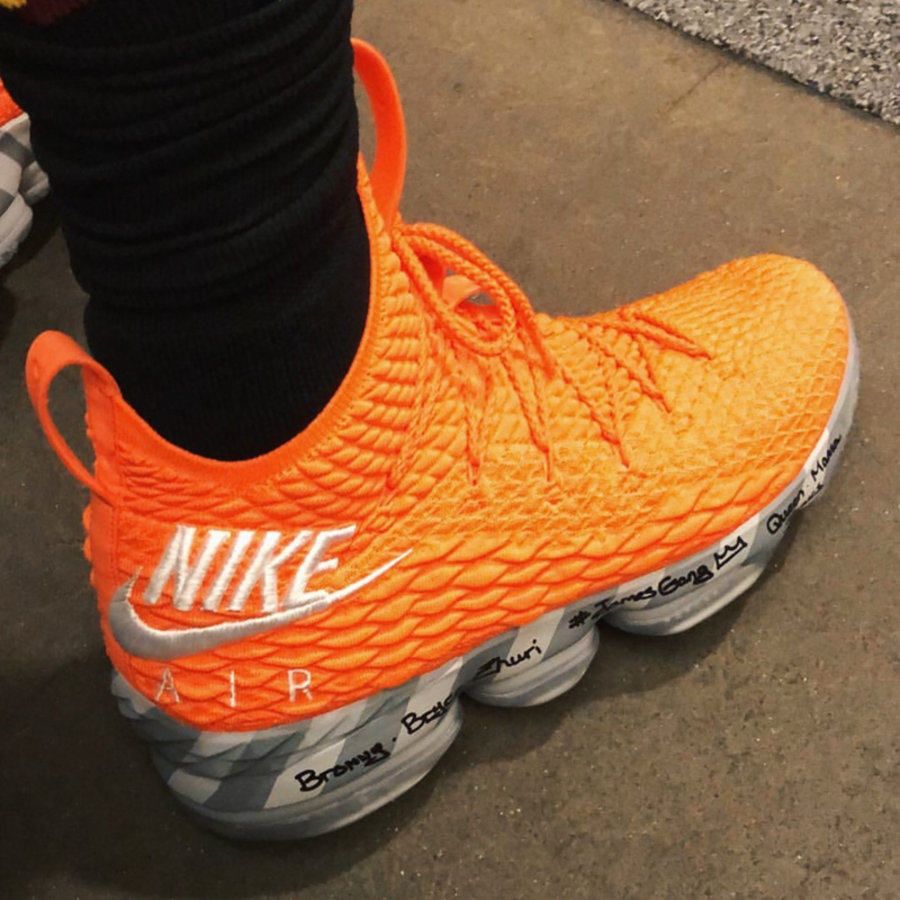 Nike,LeBron 15,LBJ15,AR5125-80 詹皇上脚近赏!LeBron 15 “Orange Box” 橙色鞋盒配色 Nike,LeBron 15,LBJ15,AR5125-80 詹皇上脚近赏!LeBron 15 “Orange Box” 橙色鞋盒配色