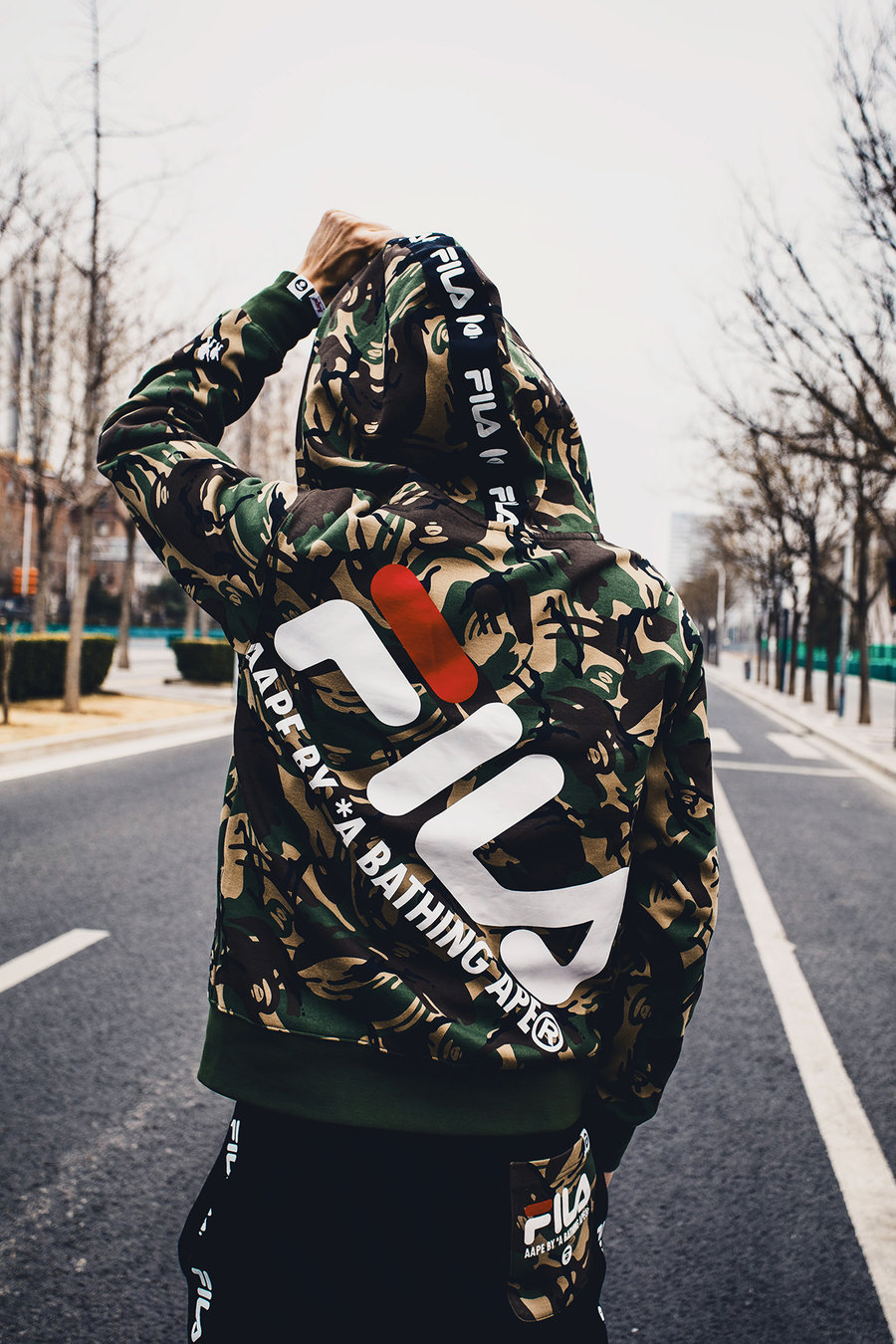 FILA,AAPE 既有串标又有迷彩!限量发售的 AAPE x FILA 全新联名系列来了! FILA,AAPE 既有串标又有迷彩!限量发售的 AAPE x FILA 全新联名系列来了!