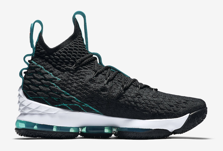 Nike,LeBron 15 创新又复古!全新配色 LeBron 15 “Griffey” 今早突击发售! Nike,LeBron 15 创新又复古!全新配色 LeBron 15 “Griffey” 今早突击发售!