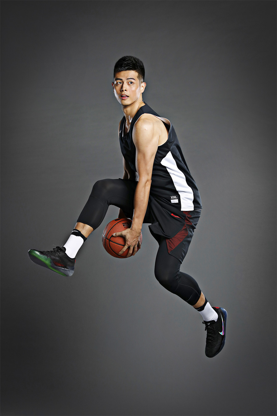 Nike,方硕 Nike 篮球正式签约方硕 Nike,方硕 Nike 篮球正式签约方硕