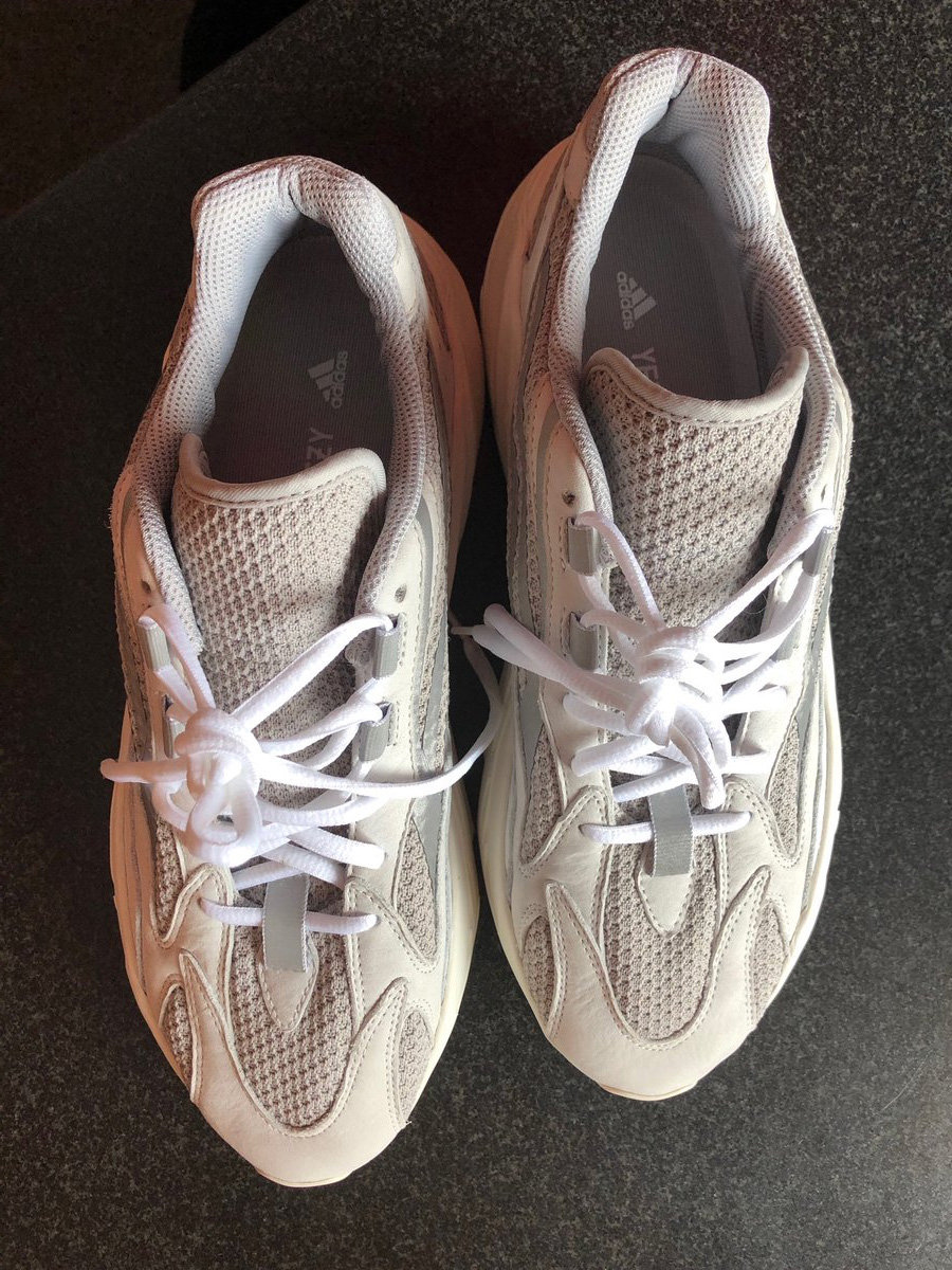Yeezy 700,Yeezy Yeezy 700 还没发售,侃爷又曝光了它的 V2 版本 Yeezy 700,Yeezy Yeezy 700 还没发售,侃爷又曝光了它的 V2 版本