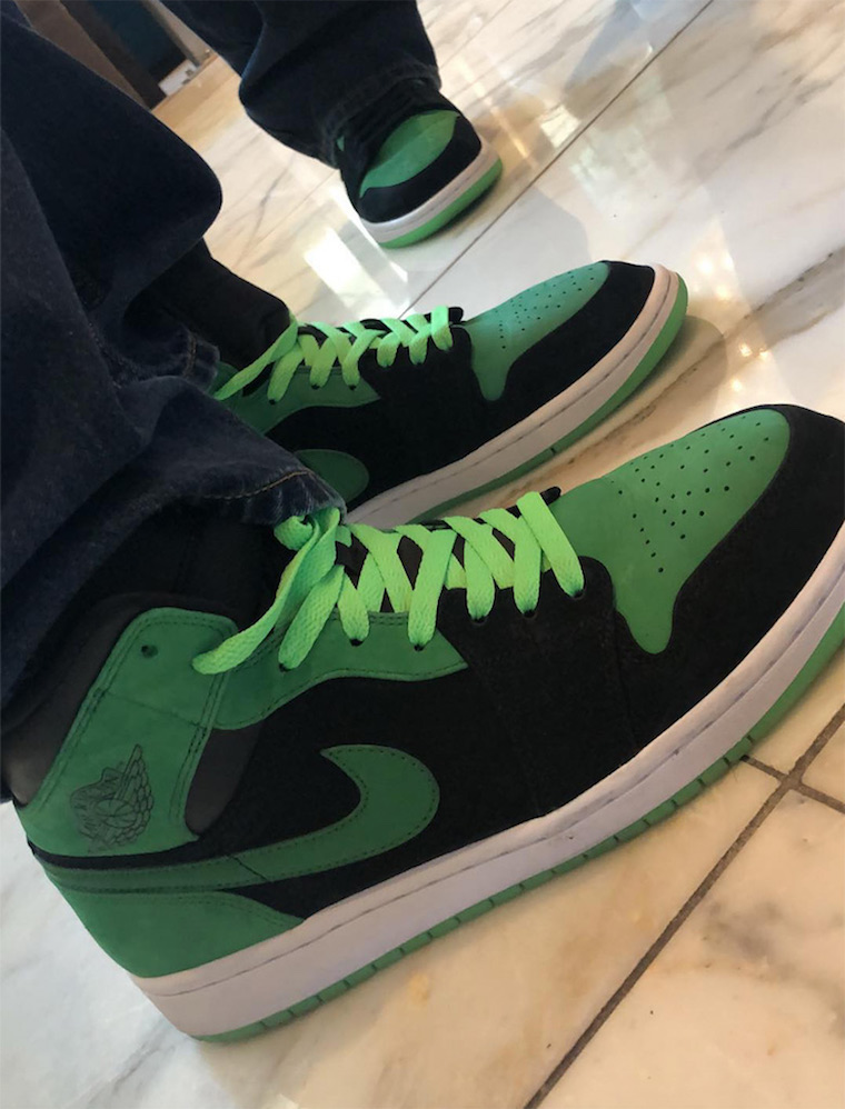 AJ1,Xbox,Air Jordan 1,上脚 Xbox 主题特殊配色!黑绿 Air Jordan 1 上脚照惊艳曝光 AJ1,Xbox,Air Jordan 1,上脚 Xbox 主题特殊配色!黑绿 Air Jordan 1 上脚照惊艳曝光