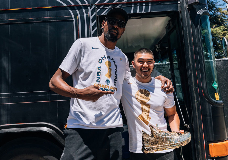 Nike,KD10 冠军 16 系列最后一双!奢华的就是一件艺术品! Nike,KD10 冠军 16 系列最后一双!奢华的就是一件艺术品!