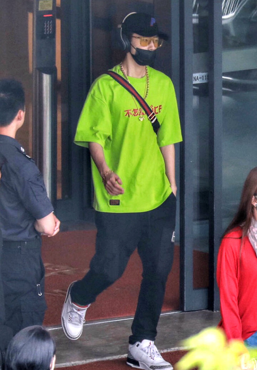 今夏,值得,你拥,有的,色彩,系,恤,不仅,迷幻, 只需 ¥100 多,这些色彩系 T 恤就能让你极具辨识度! 今夏,值得,你拥,有的,色彩,系,恤,不仅,迷幻, 只需 ¥100 多,这些色彩系 T 恤就能让你极具辨识度!