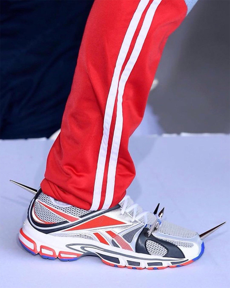 Vetements,Reebok 为了路人的安危,这双 Vetements x Reebok 我可不敢穿上街! Vetements,Reebok 为了路人的安危,这双 Vetements x Reebok 我可不敢穿上街!