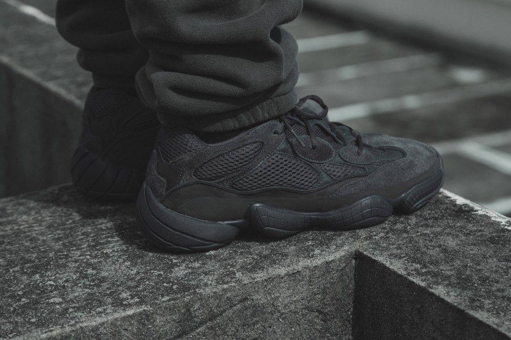 adidas,Yeezy 500,发售,上脚 上脚酷炫又高街!Yeezy 500 “Utility Black” 本周末正式发售 adidas,Yeezy 500,发售,上脚 上脚酷炫又高街!Yeezy 500 “Utility Black” 本周末正式发售
