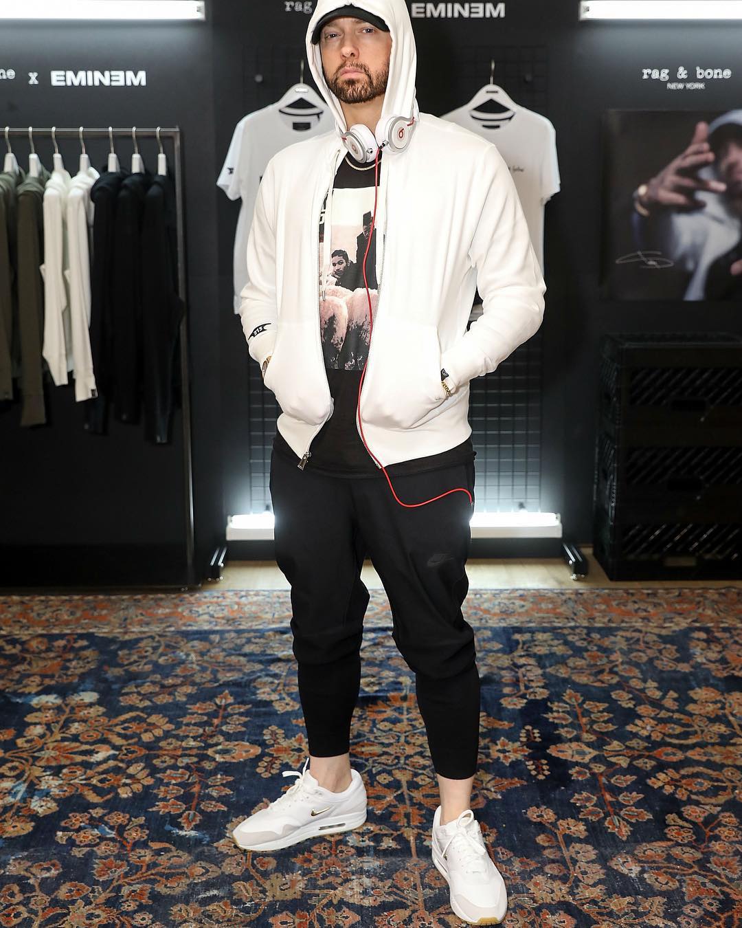 明星,上脚,Yeezy 500 订婚后的 Justin Bieber 小两口都穿了什么鞋?Eminem 依然最爱 Air Max! 明星,上脚,Yeezy 500 订婚后的 Justin Bieber 小两口都穿了什么鞋?Eminem 依然最爱 Air Max!