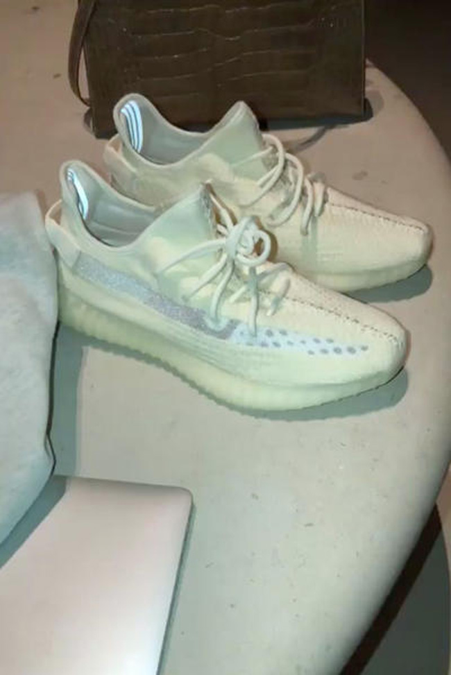 adidas,Yeezy Boost 350 V2 半透明 Yeezy Boost 350 V2!卡戴珊又晒出黄油配色! adidas,Yeezy Boost 350 V2 半透明 Yeezy Boost 350 V2!卡戴珊又晒出黄油配色!
