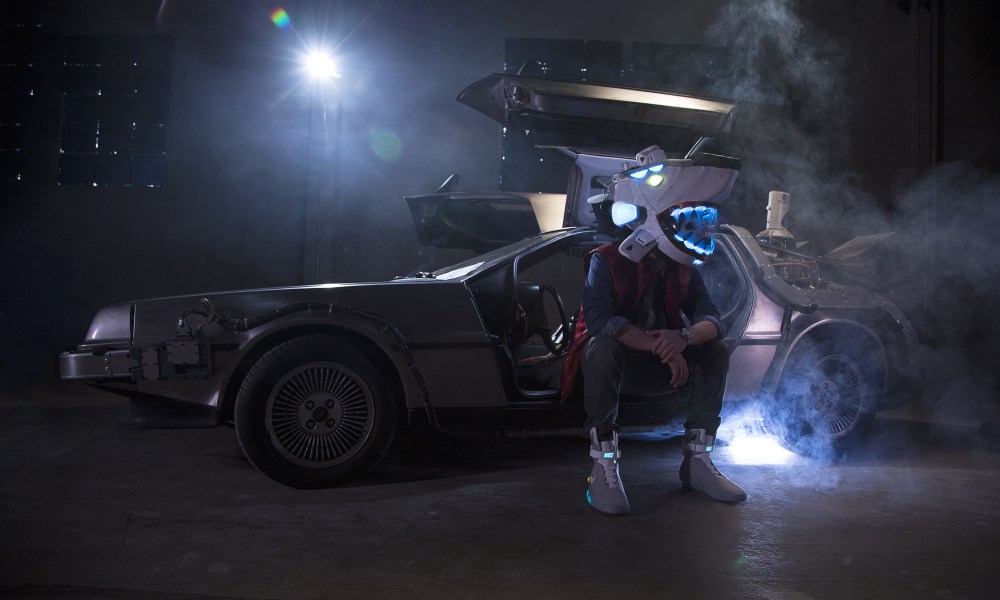 Nike,Air Mag 竟然用 Air Mag 做了个面罩!好浪费但是这也太帅了吧! Nike,Air Mag 竟然用 Air Mag 做了个面罩!好浪费但是这也太帅了吧!