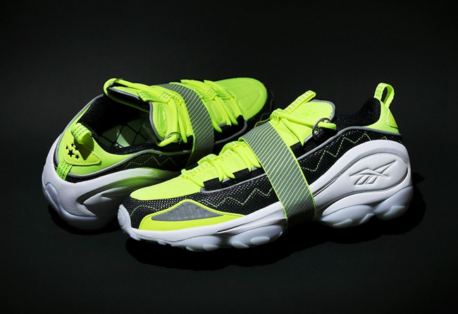 Reebok,mita,Winiche & Co.,Reeb 超大反光绑带!两大潮店联手 Reebok 打造三方联名今日发售 Reebok,mita,Winiche & Co.,Reeb 超大反光绑带!两大潮店联手 Reebok 打造三方联名今日发售