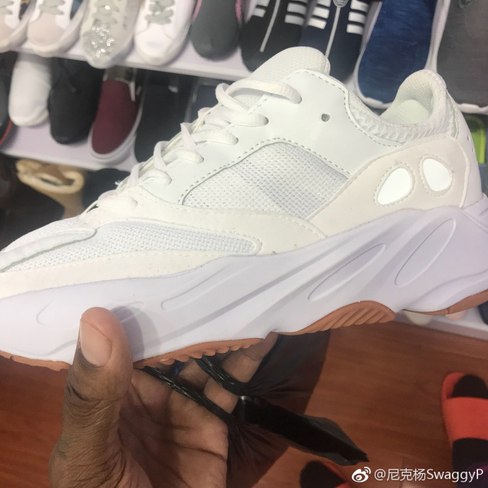 yeezy700,kaws,adidas 尼克扬竟晒出 KAWS x Yeezy 700 联名?这究竟怎么回事! yeezy700,kaws,adidas 尼克扬竟晒出 KAWS x Yeezy 700 联名?这究竟怎么回事!