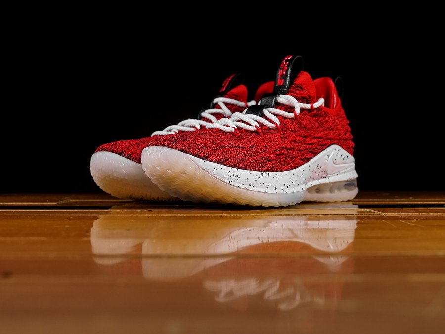 Nike,LeBron 15 Low,发售,开箱 活力十足的白红主题!全新配色 LeBron 15 Low 现已发售 Nike,LeBron 15 Low,发售,开箱 活力十足的白红主题!全新配色 LeBron 15 Low 现已发售