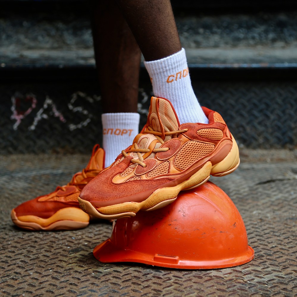 adidas,Yeezy 500,上脚 Yeezy 500 全新配色如此惊艳!这双定制作品你想入手吗? adidas,Yeezy 500,上脚 Yeezy 500 全新配色如此惊艳!这双定制作品你想入手吗?