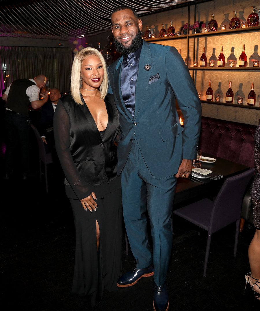 LeBron,詹姆斯,明星 詹姆斯还是 NBA 顶级穿搭巨星!连纽约时装周都给他颁奖 LeBron,詹姆斯,明星 詹姆斯还是 NBA 顶级穿搭巨星!连纽约时装周都给他颁奖