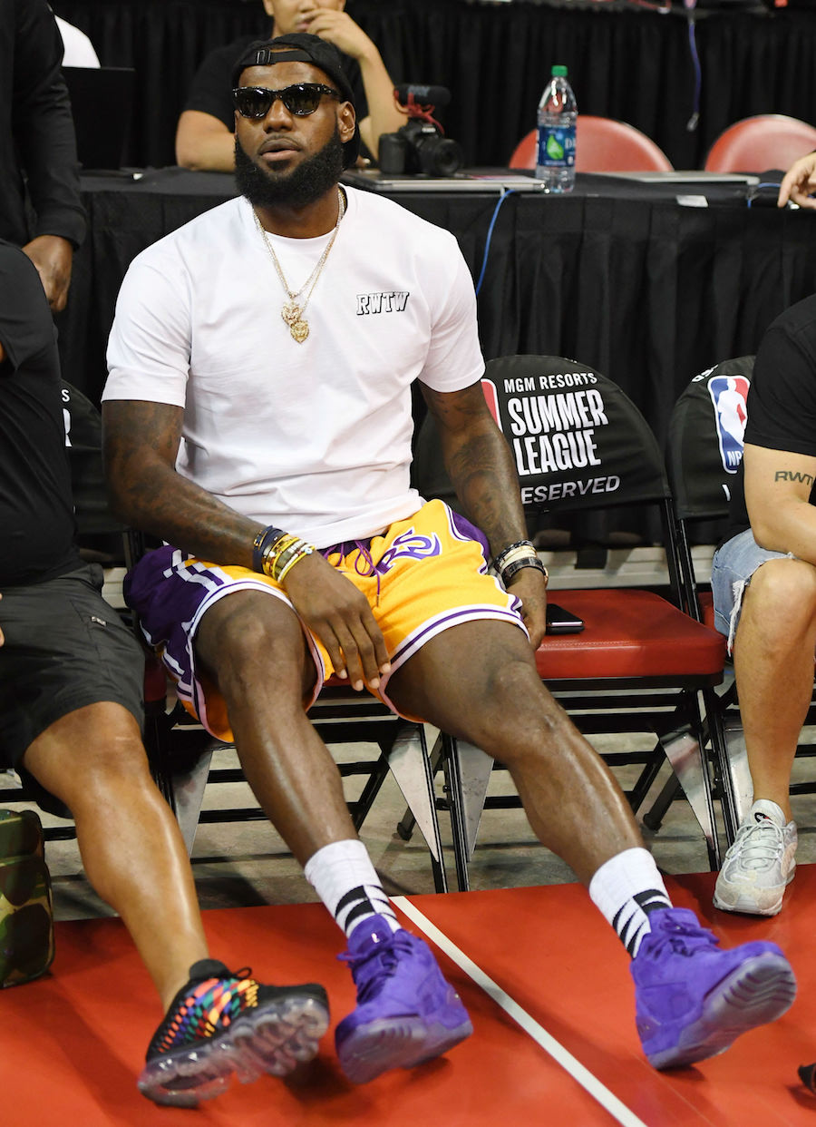 LeBron,詹姆斯,明星 詹姆斯还是 NBA 顶级穿搭巨星!连纽约时装周都给他颁奖 LeBron,詹姆斯,明星 詹姆斯还是 NBA 顶级穿搭巨星!连纽约时装周都给他颁奖