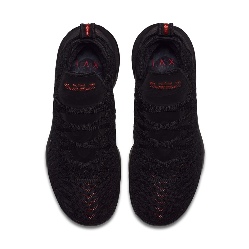 Nike,LeBron 16,Fresh Bred,官图 暗影中的赤瞳!詹皇战靴 LeBron 16 “Fresh Bred” 官图释出 Nike,LeBron 16,Fresh Bred,官图 暗影中的赤瞳!詹皇战靴 LeBron 16 “Fresh Bred” 官图释出