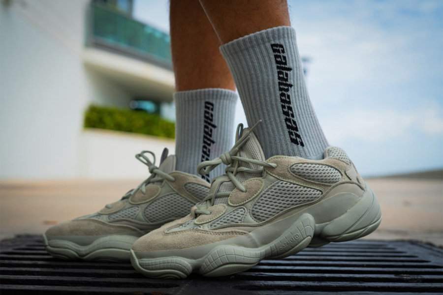Yeezy 500,上脚,发售,EE7287 终于能看出区别了!Yeezy 500 “Salt” 目前最清晰实物上脚欣赏 Yeezy 500,上脚,发售,EE7287 终于能看出区别了!Yeezy 500 “Salt” 目前最清晰实物上脚欣赏