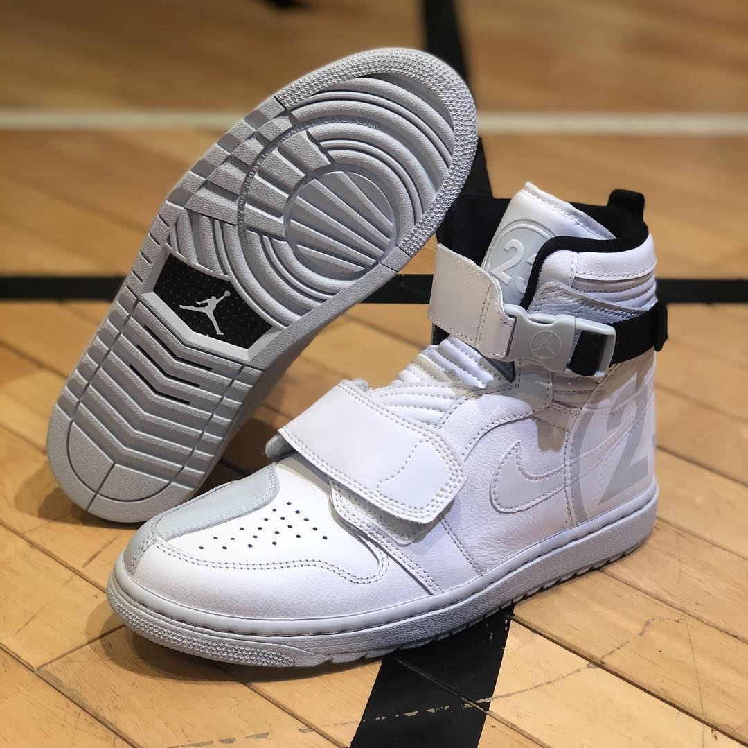 AJ1,moto,发售,Air Air Jordan 1 Moto 全新造型释出!Jordan Brand 进军摩托领域 AJ1,moto,发售,Air Air Jordan 1 Moto 全新造型释出!Jordan Brand 进军摩托领域