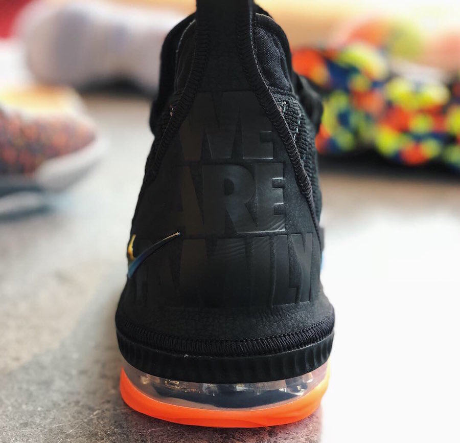 Nike,LeBron 16,发售 多彩拼接外底!这双意义深刻的全新 LeBron 16 将于年底发售 Nike,LeBron 16,发售 多彩拼接外底!这双意义深刻的全新 LeBron 16 将于年底发售