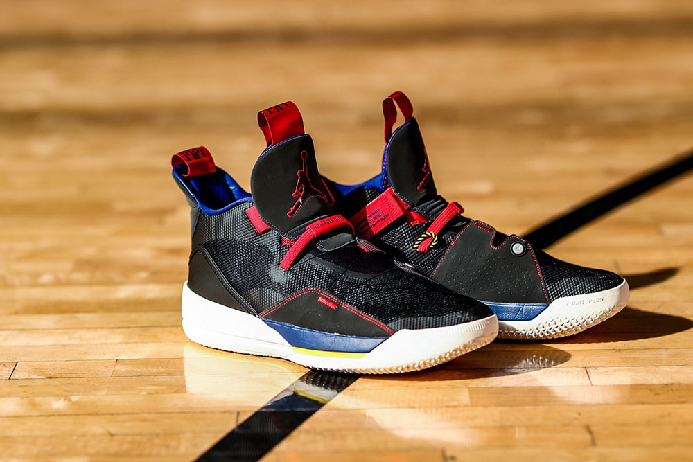 Air,Jordan,测评,从,官方,发布,到,实物,开箱, 买一双都嫌不够!实战测评 Air Jordan 33 脚感到底如何? Air,Jordan,测评,从,官方,发布,到,实物,开箱, 买一双都嫌不够!实战测评 Air Jordan 33 脚感到底如何?