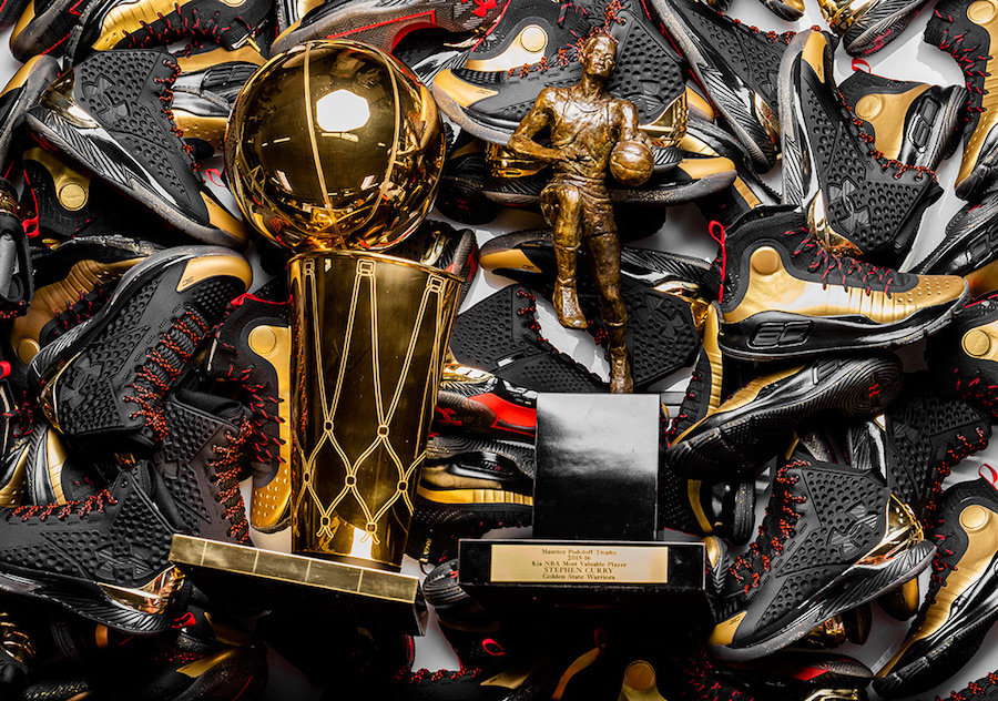 Shoe Palace,Under Armour,Curry 总冠军 + MVP 主题!黑金 Curry 1 细节奢华,现在就能入手! Shoe Palace,Under Armour,Curry 总冠军 + MVP 主题!黑金 Curry 1 细节奢华,现在就能入手!