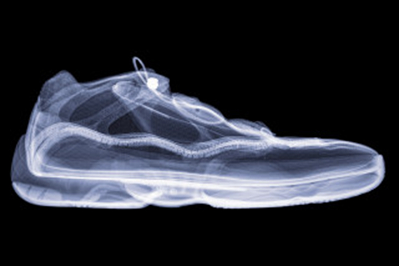 Yeezy 500,adidas,Nike,VaporMax 内部结构究竟如何?热门球鞋 X 光透视摄影欣赏 Yeezy 500,adidas,Nike,VaporMax 内部结构究竟如何?热门球鞋 X 光透视摄影欣赏