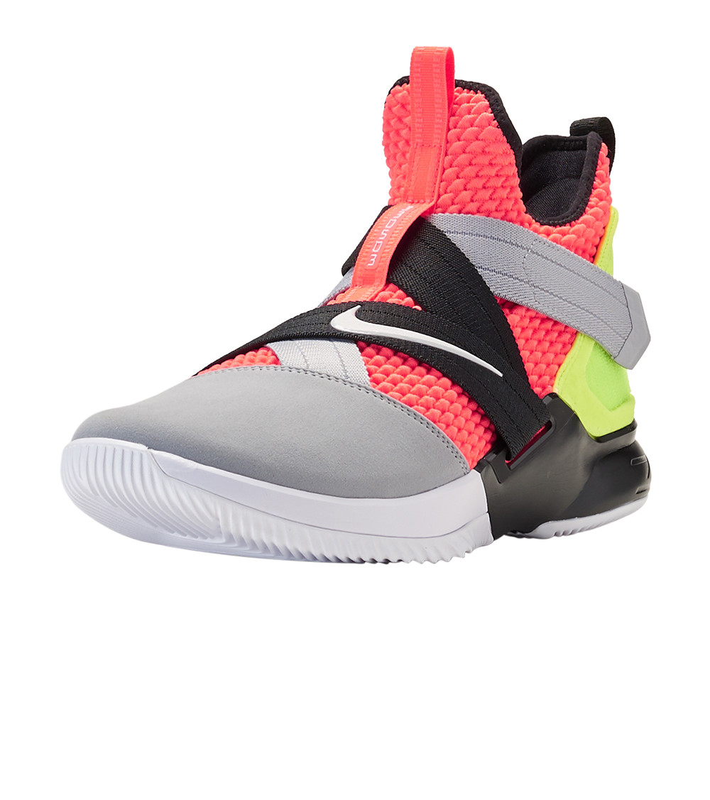 LeBron Soldier 12,NIke,发售 颇具 ACRONYM 气息!LeBron Soldier 12 全新配色海外发售 LeBron Soldier 12,NIke,发售 颇具 ACRONYM 气息!LeBron Soldier 12 全新配色海外发售