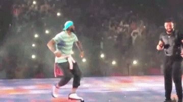 Nike,明星,上脚 Drake、Travis Scott 再加老詹同台演出!尬舞和球鞋都是亮点! Nike,明星,上脚 Drake、Travis Scott 再加老詹同台演出!尬舞和球鞋都是亮点!